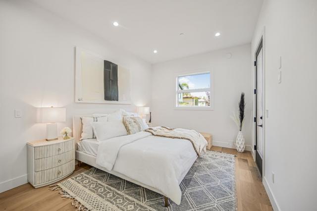 980 Lucky Avenue, Menlo Park CA: https://media.crmls.org/mediaz/264112cd-c75e-45f3-9372-a3bf4a7333b4.jpg