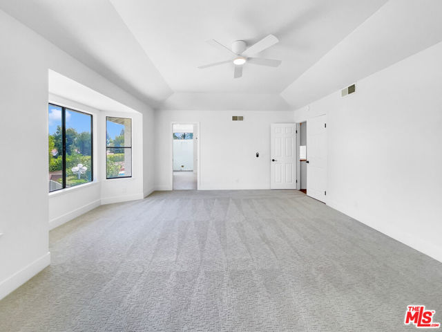 7840 Hillary Drive photo 5