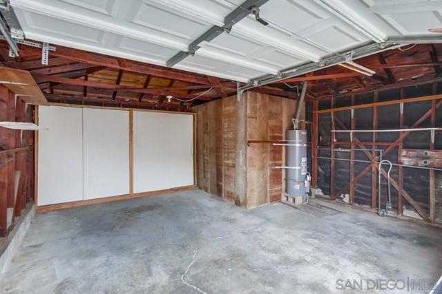1354 Chalcedony St, San Diego CA: https://media.crmls.org/mediaz/26425b96-218a-4a6c-bc34-88e57829a7a6.jpg