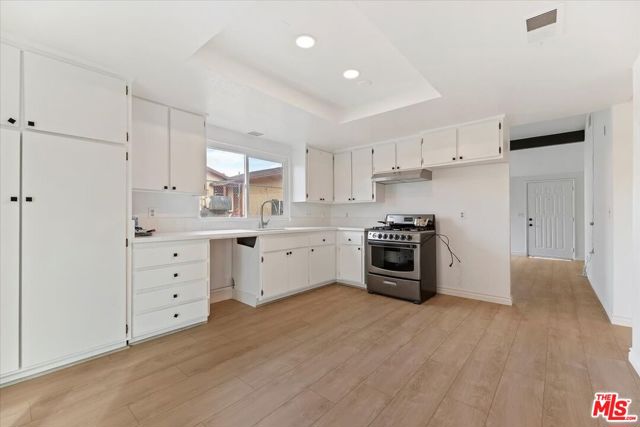 6042 Cahuilla Avenue,  CA: https://media.crmls.org/mediaz/2642969c-883e-4458-ae97-5fd25f161076.jpg