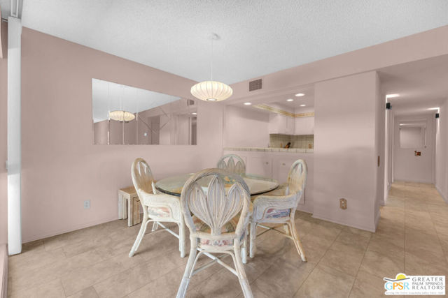 2696 S Sierra Madre, Palm Springs CA: https://media.crmls.org/mediaz/26439334-8867-42cb-909f-03def7e3913b.jpg