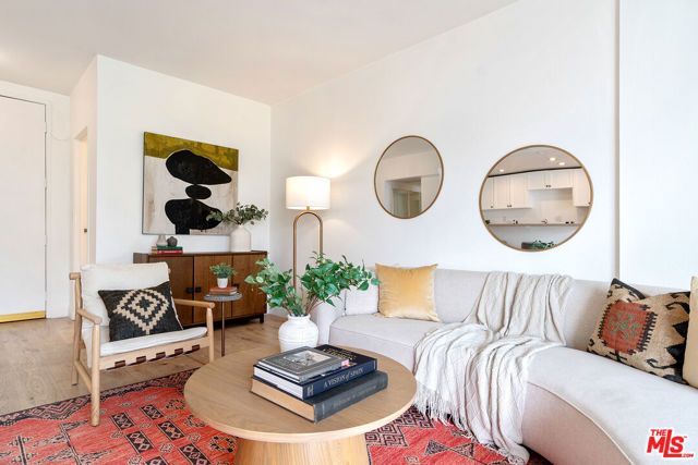 1131 ALTA LOMA Road, 518 photo 6