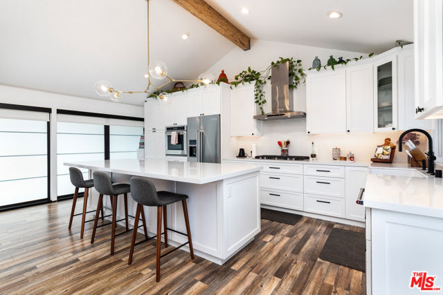 1865 El Monte Drive, Thousand Oaks CA: https://media.crmls.org/mediaz/2644c273-3fe5-4ecc-a828-a7228a85eb56.jpg