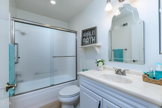 Detail Gallery Image 7 of 33 For 44112 Village 44, Camarillo,  CA 93012 - 2 Beds | 2 Baths