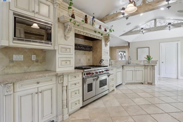 688 Danville Blvd, Danville CA: https://media.crmls.org/mediaz/26456817-d88d-47d9-9252-3ccd16c44733.jpg