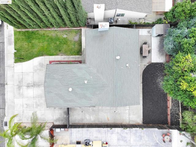 317 Lorenz Dr, Oakley CA: https://media.crmls.org/mediaz/2645ae96-666a-450d-894e-4299510049c4.jpg