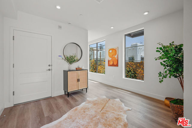1200 N Orange, West Hollywood CA: https://media.crmls.org/mediaz/2645ecc3-5567-4305-83b3-6314f0b05df0.jpg
