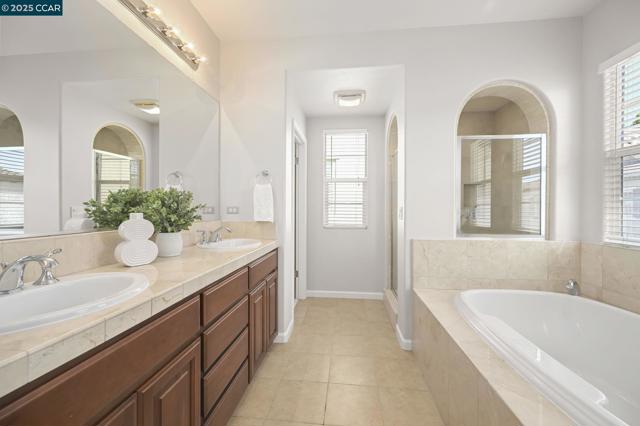 2371 Magnolia Bridge Dr, San Ramon CA: https://media.crmls.org/mediaz/26479a12-5956-4a77-bdb6-5c00cb4fecc0.jpg