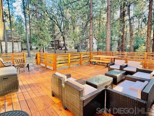 41489 Comstock Ln, Big Bear CA: https://media.crmls.org/mediaz/2647cd0b-30b5-41a1-8e8e-e90eb39a5822.jpg