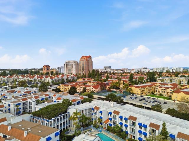 8310 Regents Rd, San Diego CA: https://media.crmls.org/mediaz/26480715-8b3e-4d7b-b88b-9bcd06954e5d.jpg