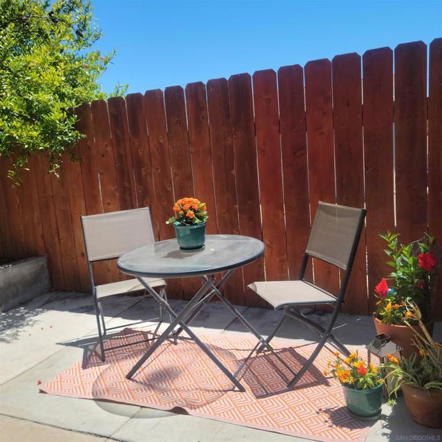 9155 57 Gold Coast Dr, San Diego CA: https://media.crmls.org/mediaz/2648241e-d47e-4ab0-97f8-e68233e8c8f5.jpg