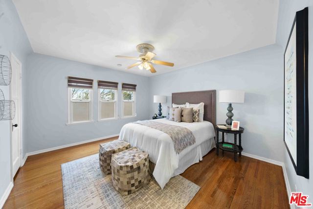 865 S Lucerne Boulevard, Los Angeles CA: https://media.crmls.org/mediaz/26482978-c14d-417b-b7b7-5e0a6fad7746.jpg