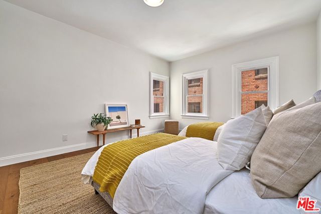 322 S Kingsley Drive, Los Angeles CA: https://media.crmls.org/mediaz/2648840d-3a45-444d-acf5-b5e08b34a140.jpg