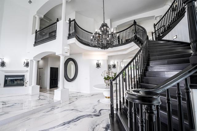 733 CLAYBURN CT, Alpine CA: https://media.crmls.org/mediaz/264886fe-1be3-4c03-bdf5-21185f3d5d41.jpg