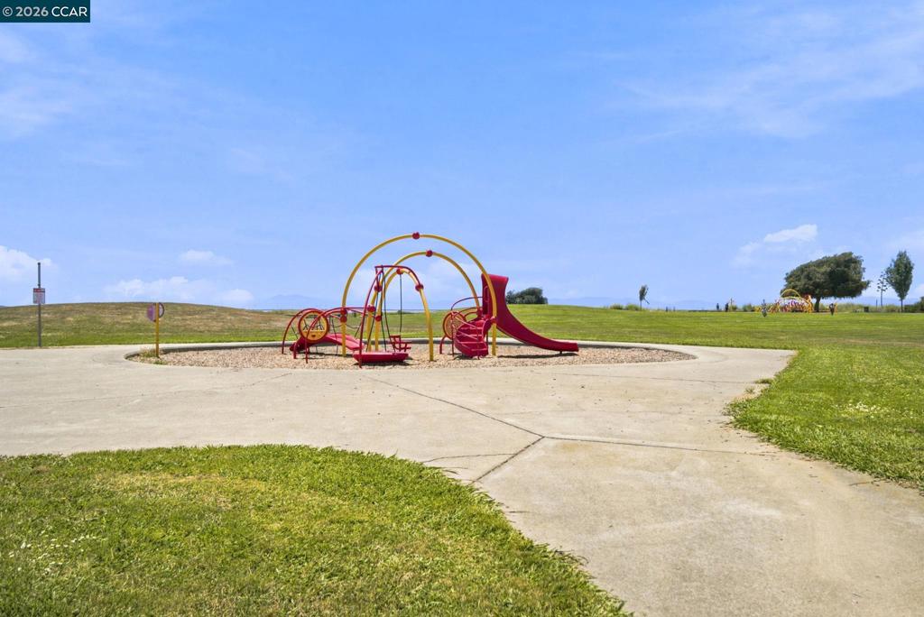 https://media.crmls.org/mediaz/26488bd0-1556-4eb9-be61-d7c07b008498.jpg?preset=X-Large