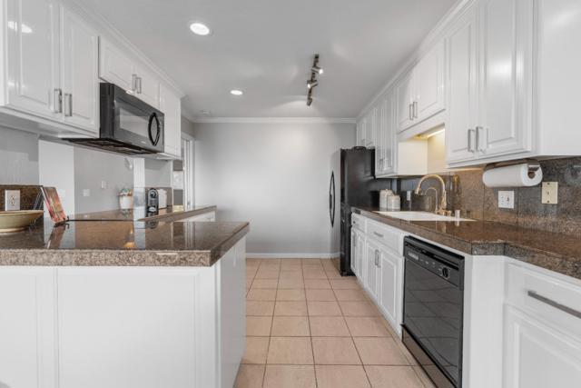 870 Park Avenue, Capitola CA: https://media.crmls.org/mediaz/2649b1e1-bf22-4c08-91da-cd81d1adba39.jpg