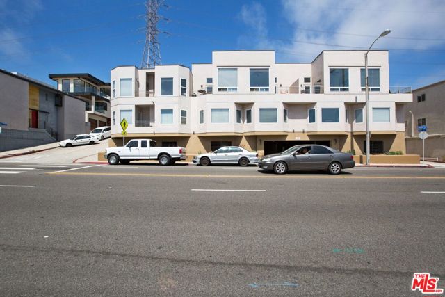 Contemporary 7 Unit Building 1 Block to the Beach!