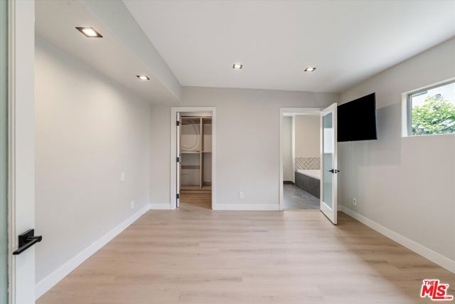 10650 Putney Road, Los Angeles CA: https://media.crmls.org/mediaz/264a08b4-bf3a-4fc5-a335-e117d664069c.jpg