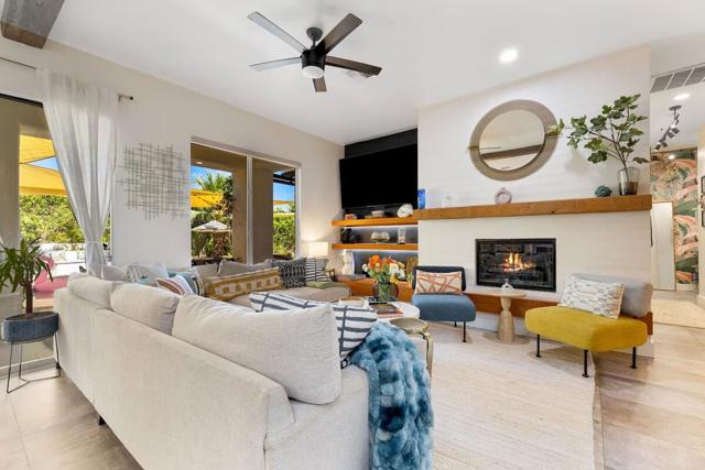 35618 Corte Serena, Cathedral City CA: https://media.crmls.org/mediaz/264b247b-c551-44c7-9864-9aa6ad77d630.jpg