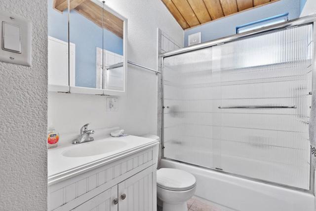 718 Meadow Drive, Salinas CA: https://media.crmls.org/mediaz/264bb120-a44c-4680-8e60-b0874e725693.jpg
