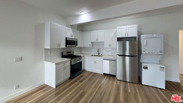 3630 Midvale Avenue, Los Angeles CA: https://media.crmls.org/mediaz/264bbac4-0812-40f7-a243-f80892233cc4.jpg