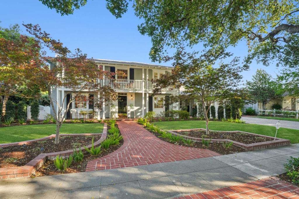 1714 Sweetbriar Drive