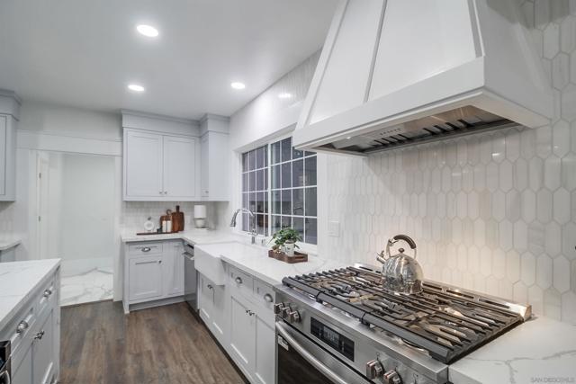 1864 Sunset Blvd, San Diego CA: https://media.crmls.org/mediaz/264c3674-5d7e-411f-87a4-5f7b7b3a52ab.jpg