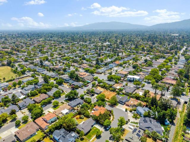 6710 Wisteria Way, San Jose CA: https://media.crmls.org/mediaz/264ca4e7-9475-43bf-972f-c0c0f2a850b7.jpg