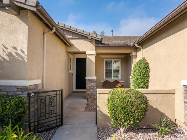 Detail Gallery Image 3 of 26 For 1247 Bellingham Dr, Oceanside,  CA 92057 - 4 Beds | 3 Baths