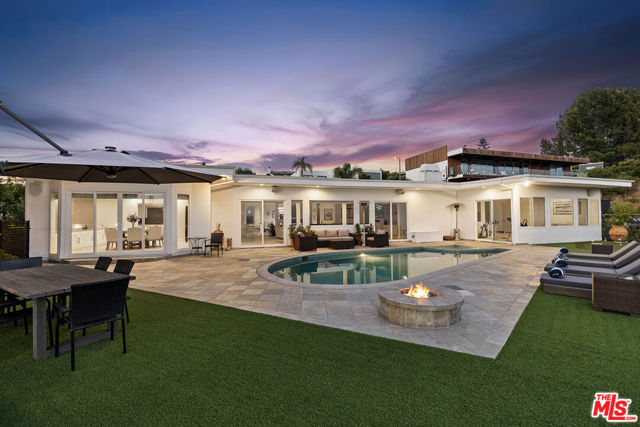 7834 Electra Drive, Los Angeles CA: https://media.crmls.org/mediaz/264d4e13-e792-4d64-baf3-7576b4efa2bb.jpg