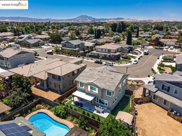 4670 Fuschia Way, Oakley CA: https://media.crmls.org/mediaz/264dad71-a3fe-4b5c-aa50-ef35c4614d2f.jpg