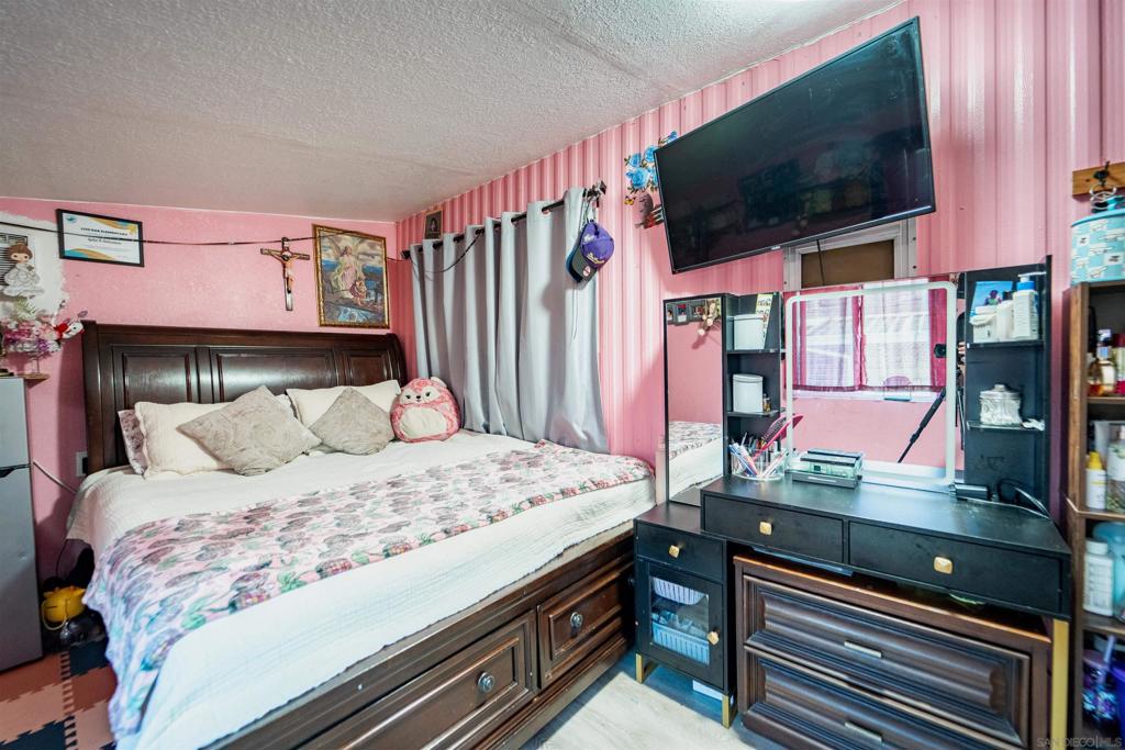 MLS #250043059SD image #17