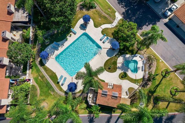 1866 Forestdale Drive, Encinitas CA: https://media.crmls.org/mediaz/264e2c19-8ad7-4bd3-b016-e52d1693cffe.jpg