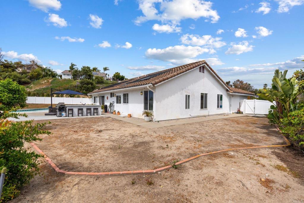 2002 Ladera Ct