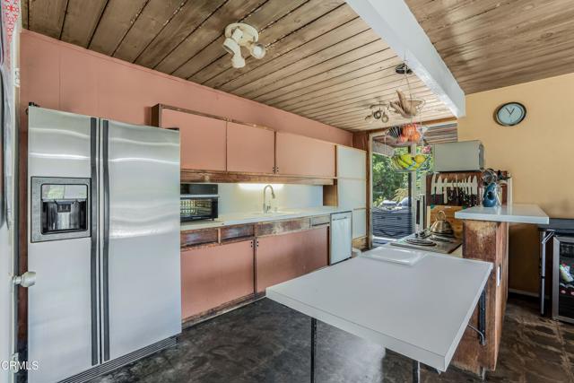 1412 Ellsworth Court, Thousand Oaks CA: https://media.crmls.org/mediaz/264e42bd-1dfa-4368-bc50-65cff0e343c0.jpg