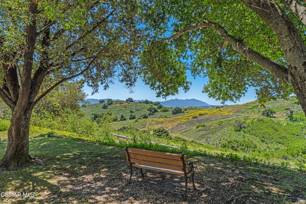 https://media.crmls.org/mediaz/264e5953-4486-43a5-8f8a-690a8342cf14.jpg?preset=X-Large
