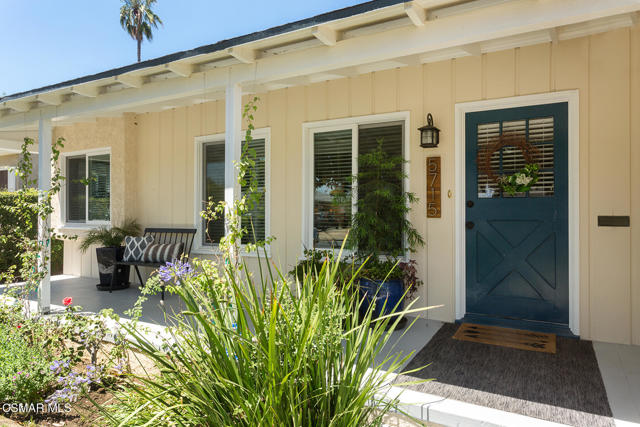 5715 Vista Del Monte Avenue, Sherman Oaks CA: https://media.crmls.org/mediaz/264e7daa-6355-4db6-9acf-9718e1b0c96e.jpg