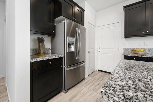 Detail Gallery Image 11 of 48 For 4192 Camino Campana, Oceanside,  CA 92057 - 4 Beds | 3 Baths