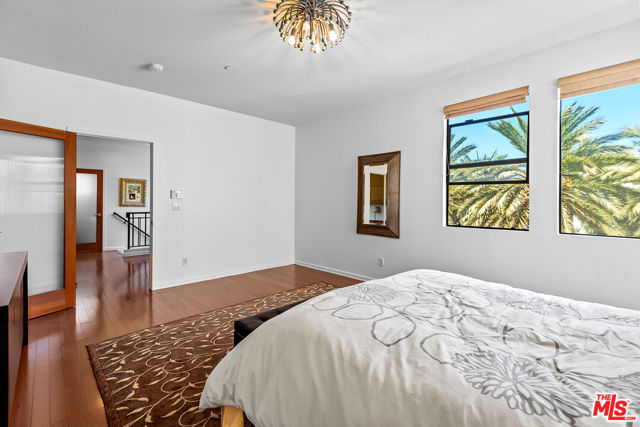 12936 Discovery, Los Angeles CA: https://media.crmls.org/mediaz/264ed223-8467-4750-bbd7-cb2af1647b07.jpg