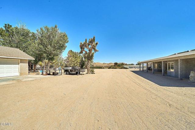 Detail Gallery Image 8 of 46 For 10298 Custer Ave, Lucerne Valley,  CA 92356 - 5 Beds | 2/1 Baths