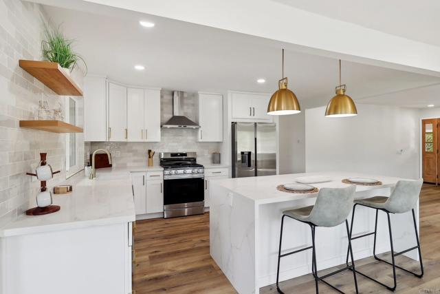 1917 Friendly Drive, Vista CA: https://media.crmls.org/mediaz/264fcac1-5b63-40fc-aa08-4ec796faba84.jpg