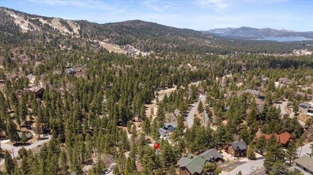 43734 Yosemite Drive, Big Bear CA: https://media.crmls.org/mediaz/264fe127-2546-459b-9fab-be795a3f69d2.jpg