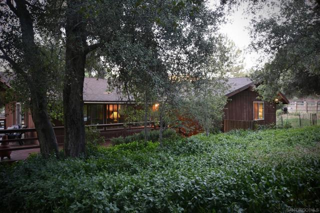 28967 Oak Ln, Pine Valley CA: https://media.crmls.org/mediaz/2650c522-ddab-4862-b37f-ef0b3628e132.jpg