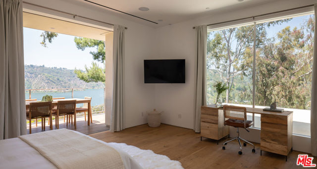 1920 Rial Lane, Los Angeles CA: https://media.crmls.org/mediaz/2650d4f4-05da-4022-bde4-c16dfcf4a43d.jpg