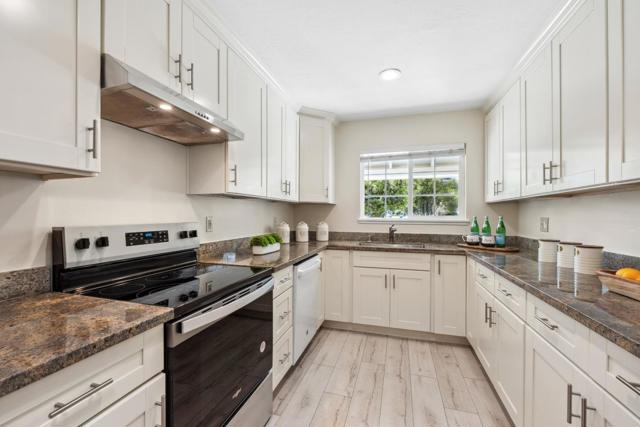 1776 Via Flores, San Jose CA: https://media.crmls.org/mediaz/26519a2e-85ca-44f4-9f32-0fd721cfade9.jpg
