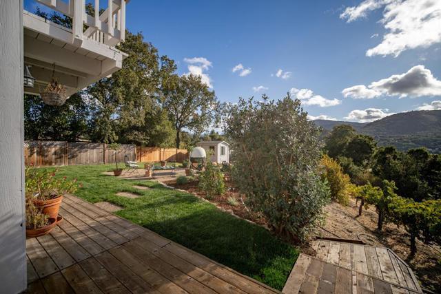 70 Valle Vista, Carmel Valley CA: https://media.crmls.org/mediaz/2651cc1a-70cb-4708-badb-3dd47b4550f8.jpg