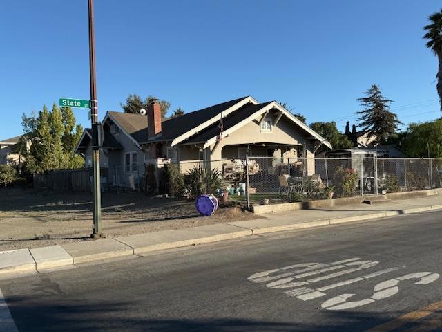 1391 State Street,  CA: https://media.crmls.org/mediaz/265238b2-a5d7-475c-8c1a-beee89349331.jpg