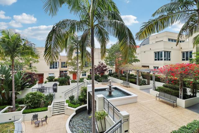 1580 Union St, San Diego CA: https://media.crmls.org/mediaz/2652df14-653a-416f-af64-8b203fc4d780.jpg