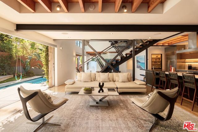 562 Stassi Lane, Santa Monica CA: https://media.crmls.org/mediaz/2652e2e1-6ad7-4f6d-87f2-df210c2c5c25.jpg