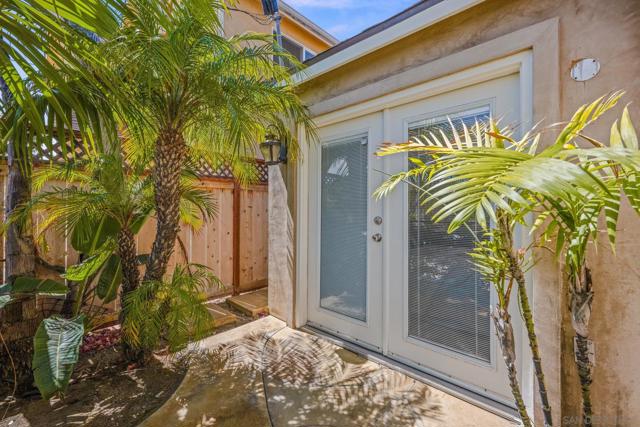 1568 Pacific Beach Dr, San Diego CA: https://media.crmls.org/mediaz/265340cd-87e7-48dd-ac92-b3d4dce833f5.jpg